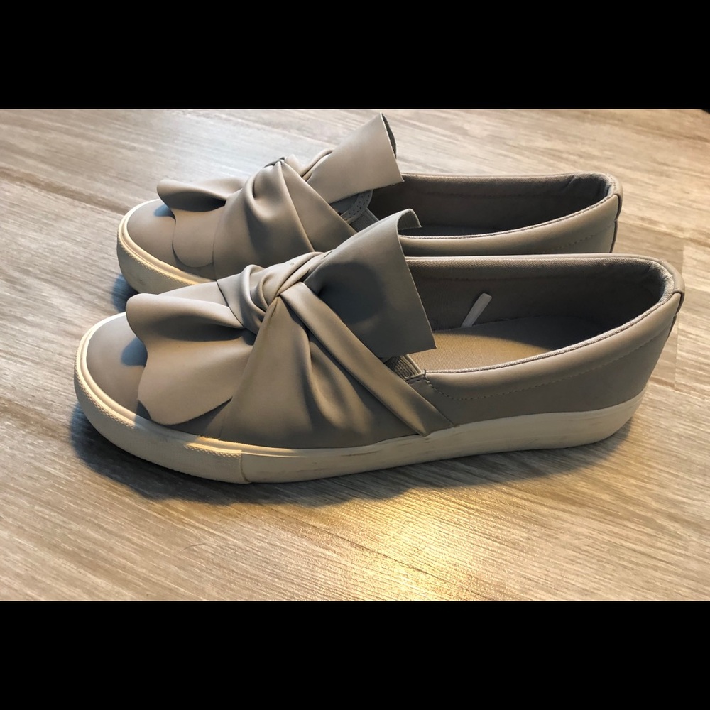 American Eagle Gray Sneakers